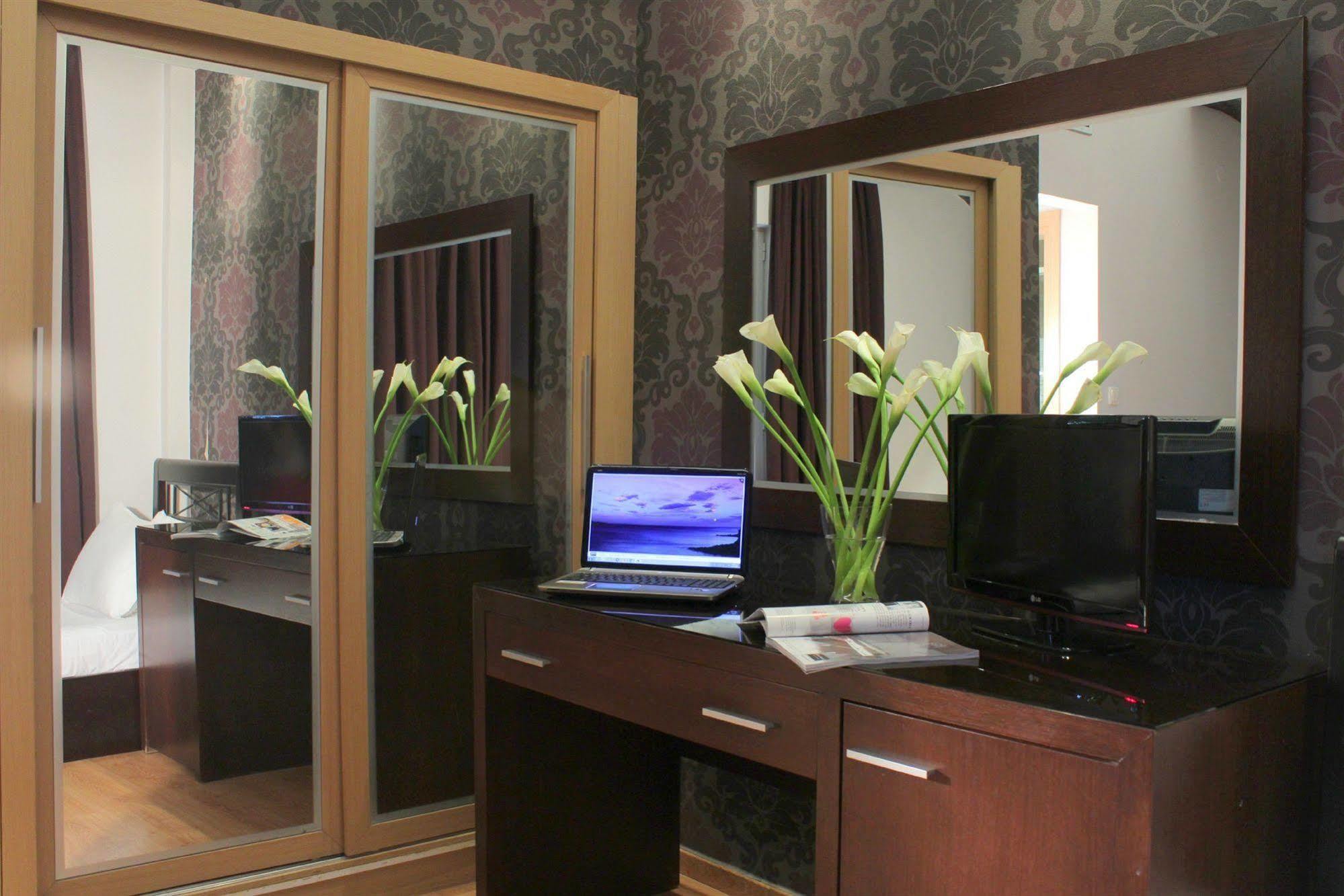 Galaxy Art Hotel Ореокастро Экстерьер фото