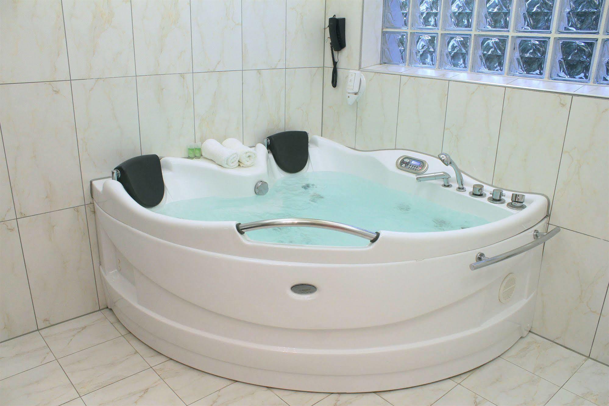 Galaxy Art Hotel Ореокастро Экстерьер фото